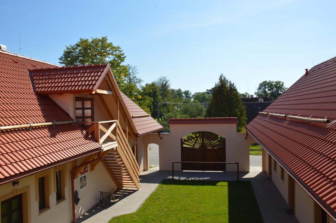 Penzion U Podkovare Trebon Bagian luar foto
